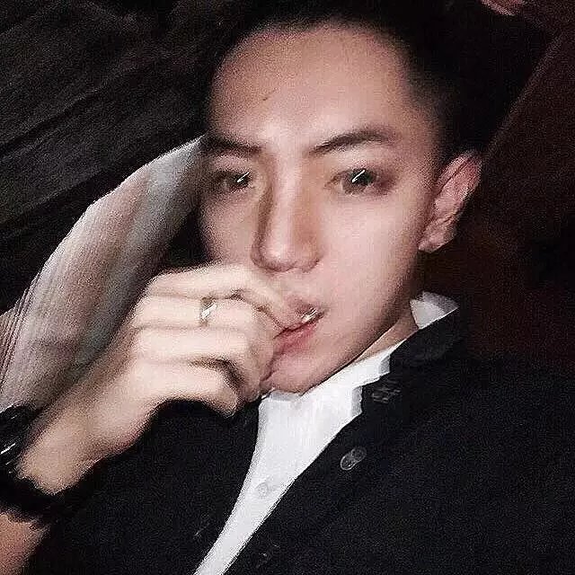 长孙宝莲曼