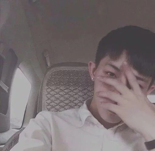 倪东逸影