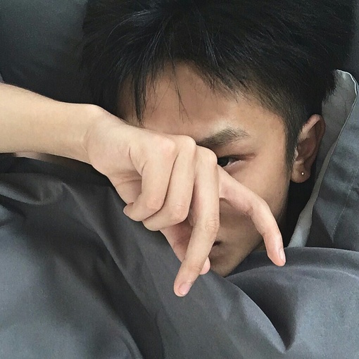 闵以初羽